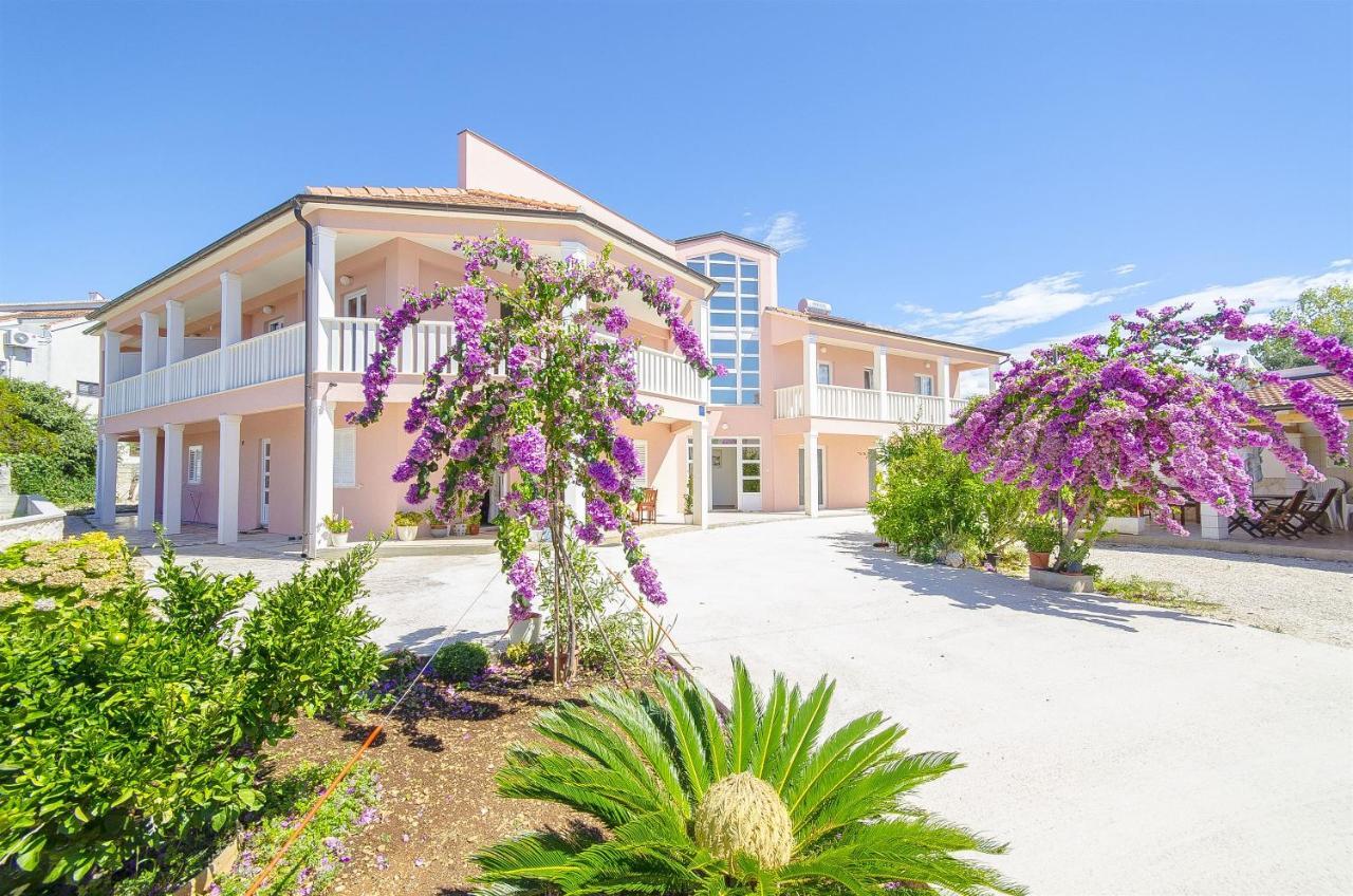 Apartments Hrgovic 罗戈兹尼察 外观 照片