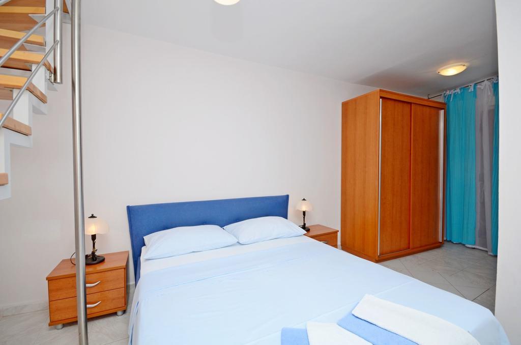 Apartments Hrgovic 罗戈兹尼察 外观 照片