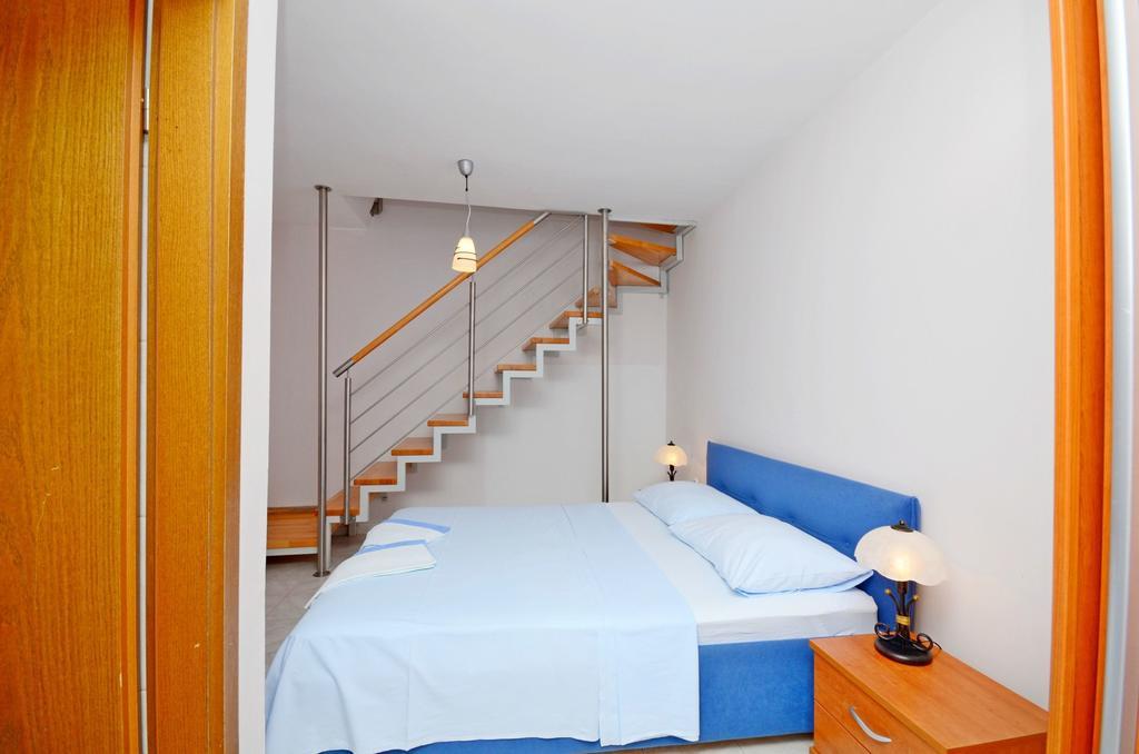 Apartments Hrgovic 罗戈兹尼察 外观 照片