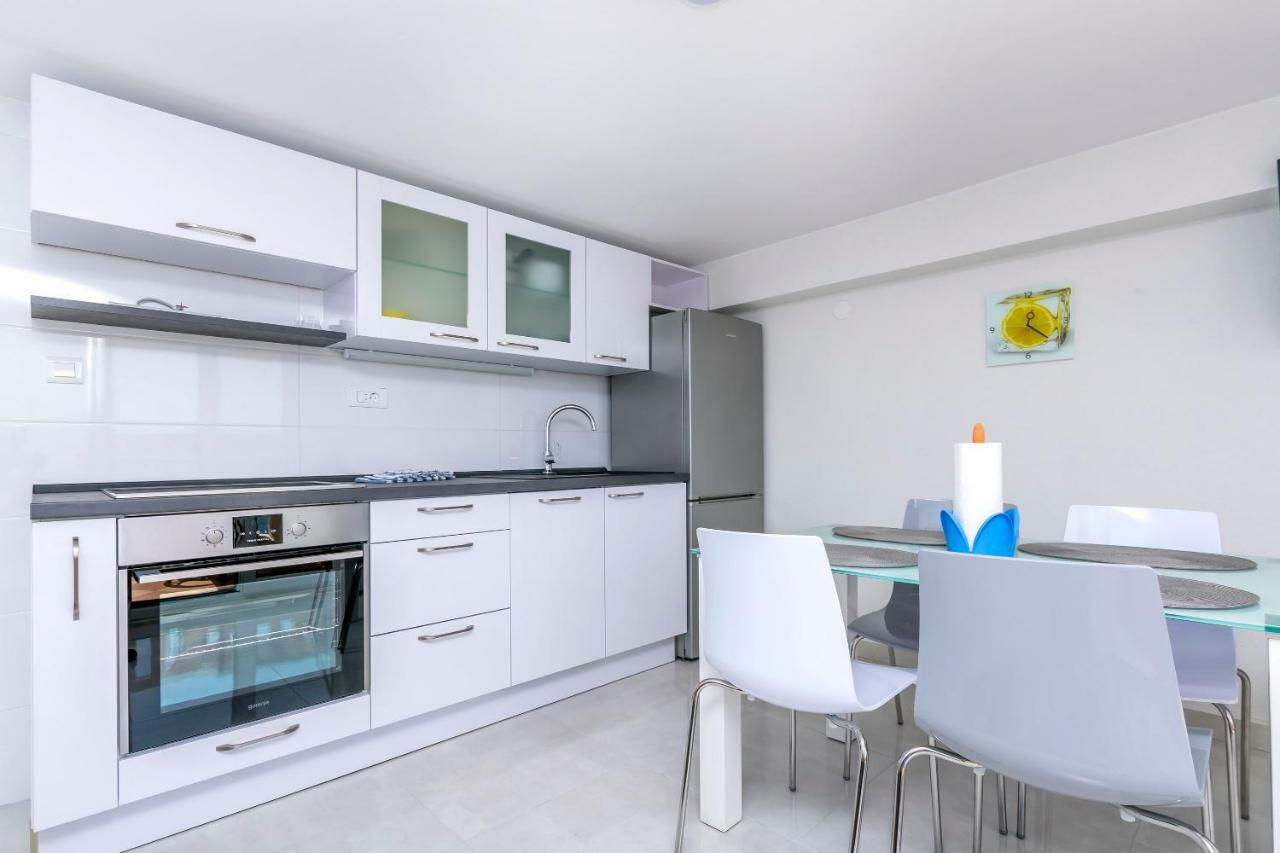 Apartments Hrgovic 罗戈兹尼察 外观 照片