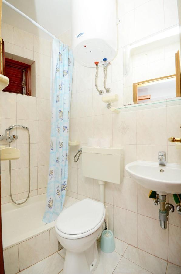 Apartments Hrgovic 罗戈兹尼察 外观 照片
